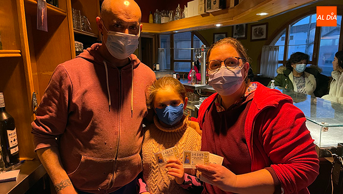 Foto 1 - Así es la familia que ha repartido más de 2,2 millones de euros desde el restaurante Montaraz en Macotera